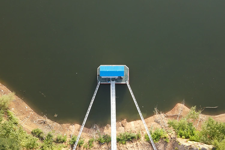 ¿Cómo funciona una estación de bombeo de toma de agua de un río?