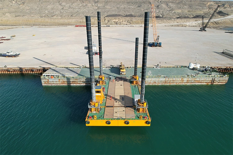 Plataforma autoelevadora de excavación