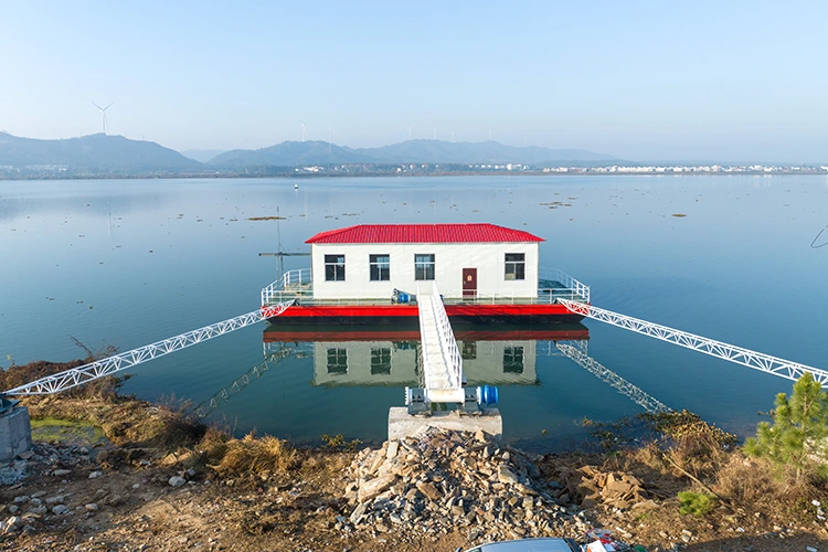 Estación de bombeo flotante para riego de tierras agrícolas
