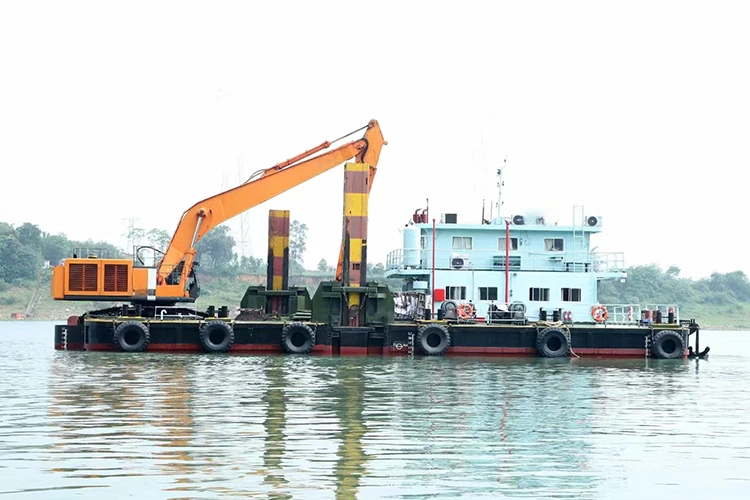 Backhoe Dredger