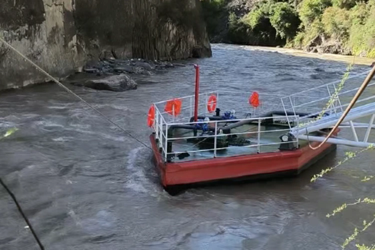 Estación de bombeo de suministro de agua después de un desastre natural