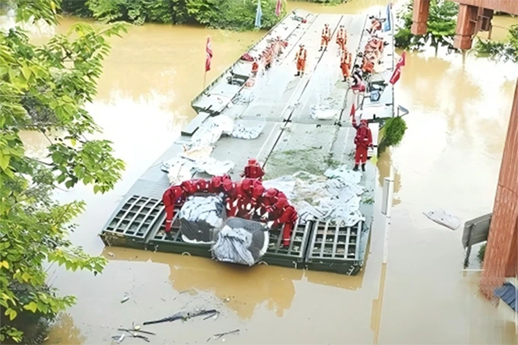 Puente rápidamente colocado